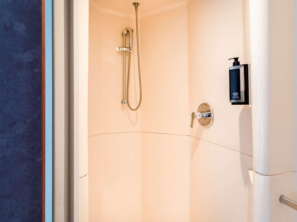 ホテル イビス バジェット リヨン ヴィルールバンヌ ビユールバンヌ 部屋 写真